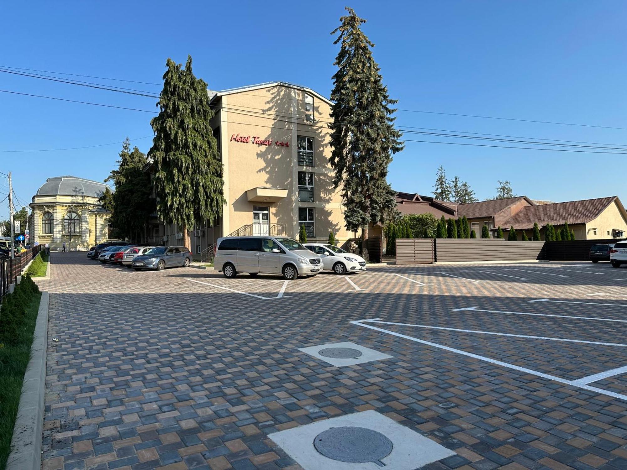 Hotel Turist Fălticeni Exterior foto